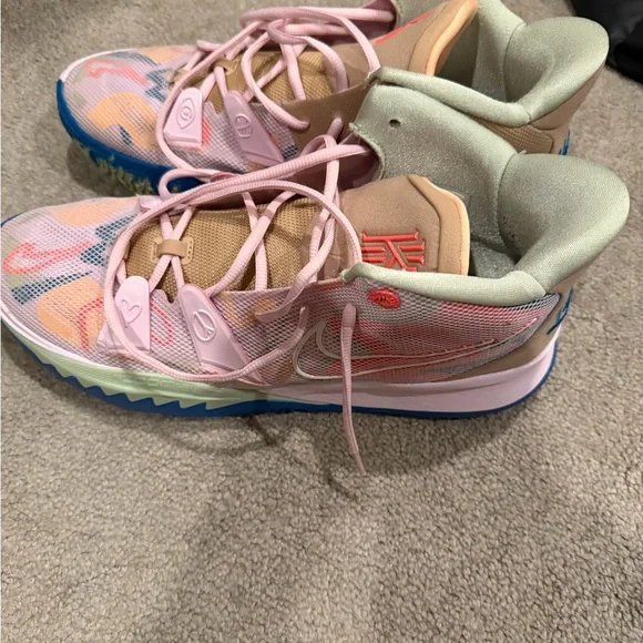 Men’s Nike basketball Kyrie 7 Athletic Shoes